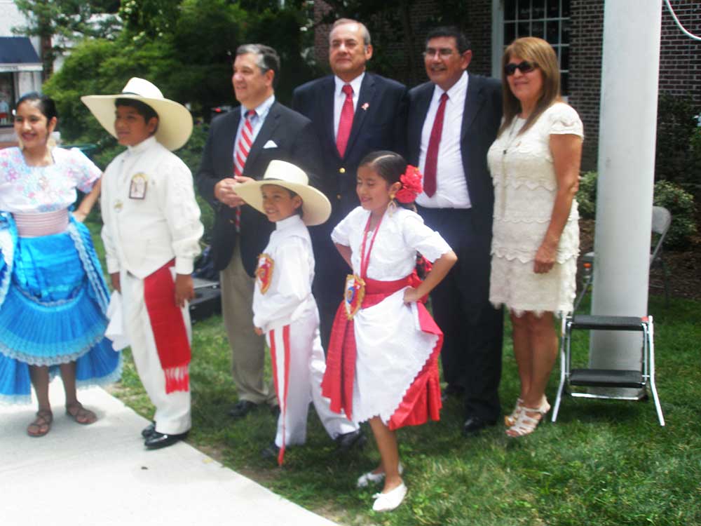 izamiento-bandera-en-New-Cannan