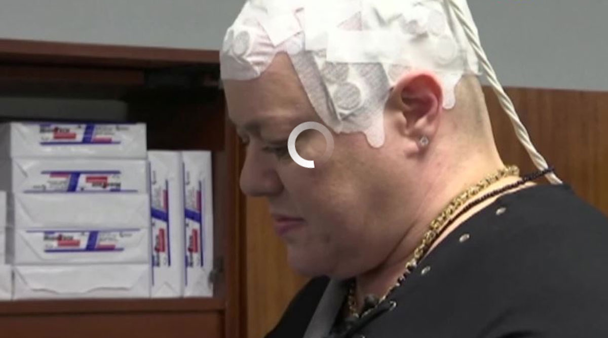 Gorro de electrodos ayuda paciente de cáncer cerebral