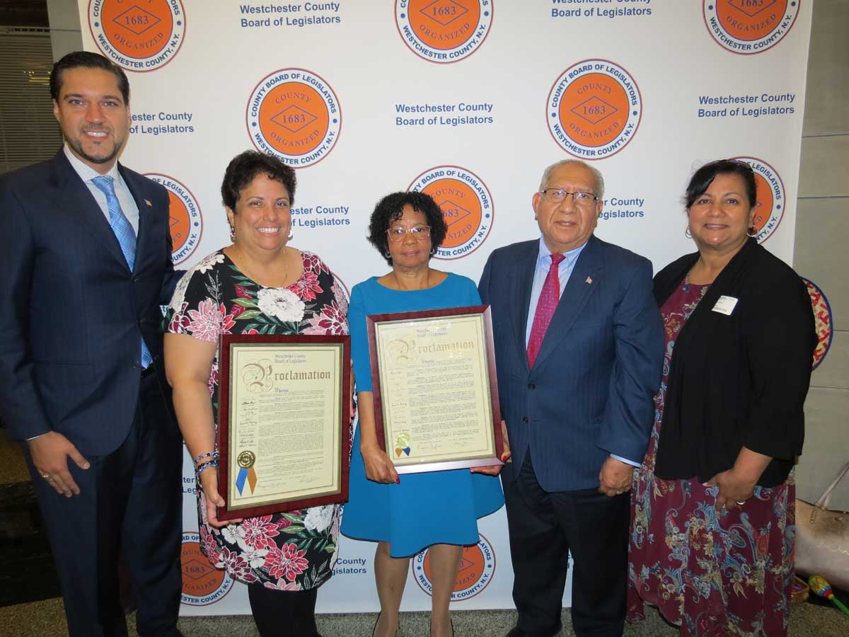 Tributo a dos hispanas en Westchester