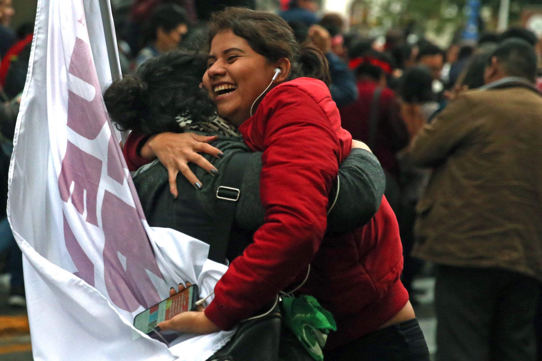 Ciudadanos se movilizan en apoyo a disolución constitucional del Congreso