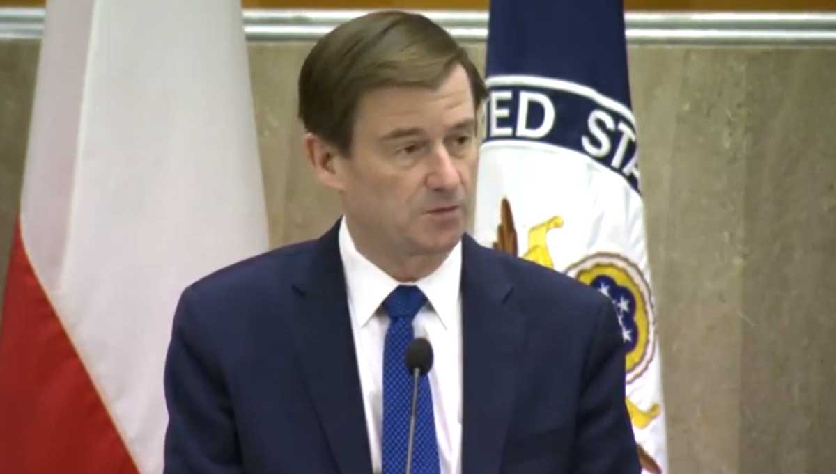 Funcionario del Departamento de Estado habla al Congreso en investigación de juicio político a Trump