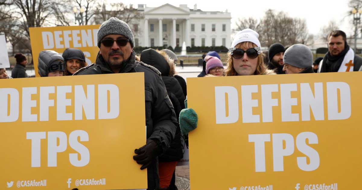 Funcionarios de alto rango recomendaron a Trump no terminar el TPS: documentos