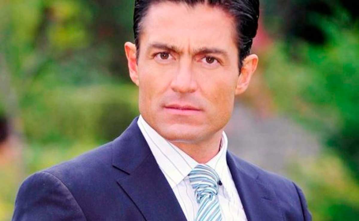 Fernando Colunga devastado por la muerte de su padre
