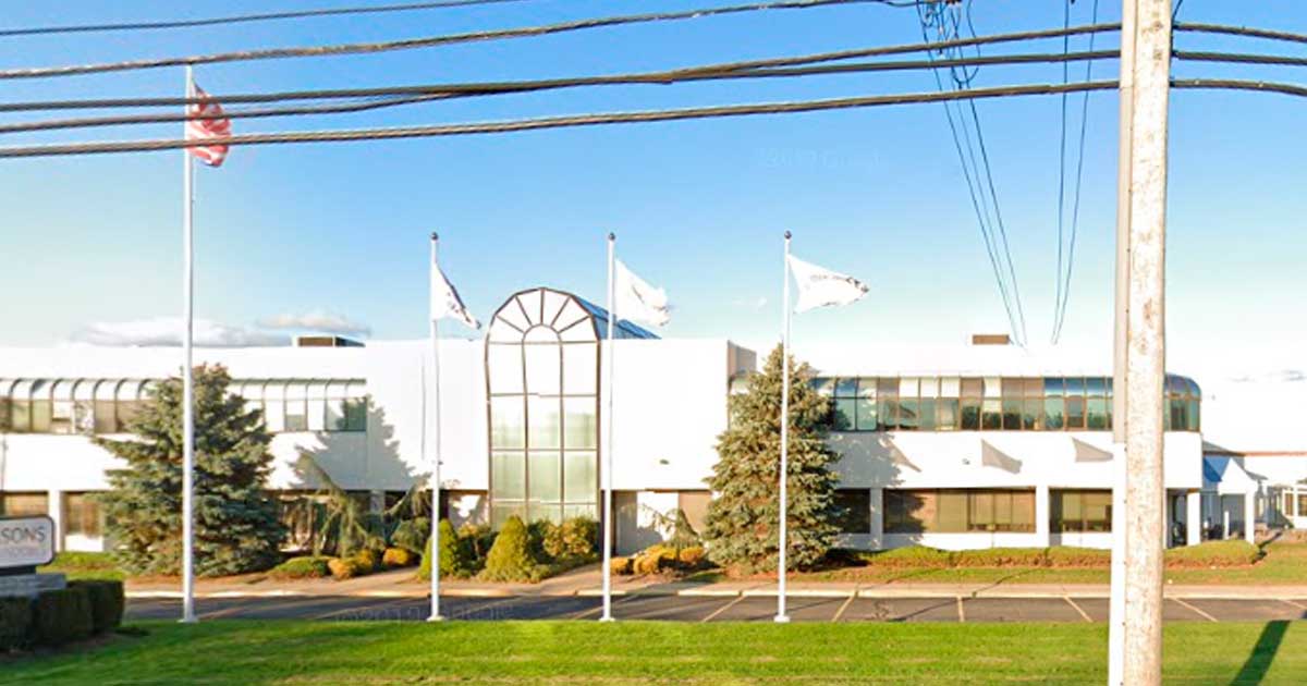 Hispano muere al caer en el trabajo