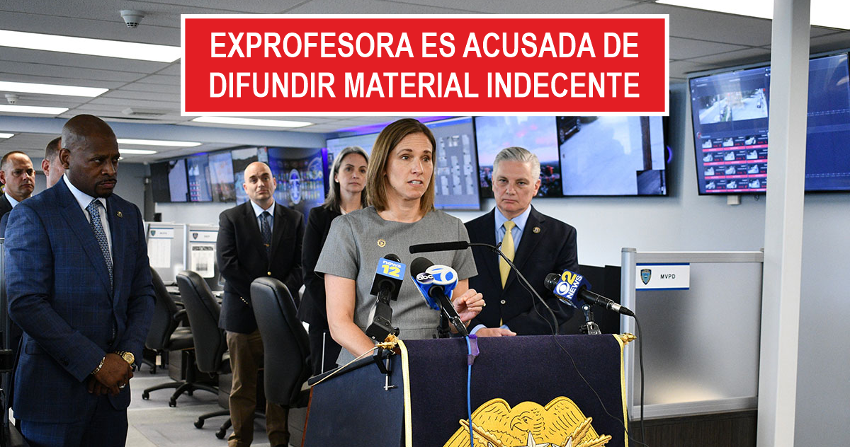 Exprofesora es acusada de difundir material indecente