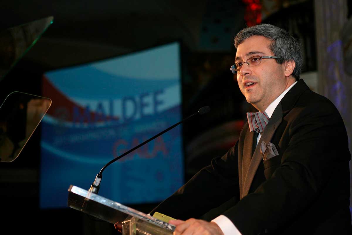 Grupo demanda por negar préstamo a “soñadora”