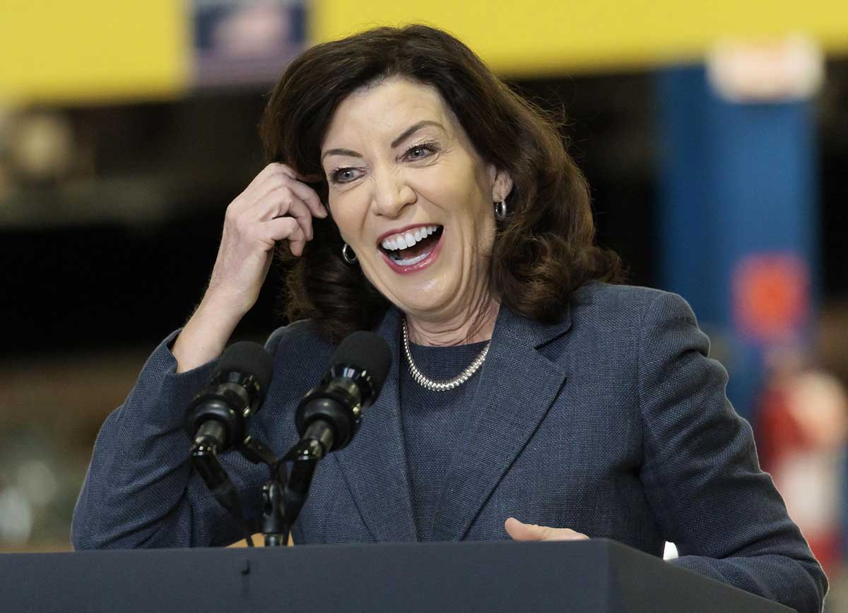 Abogan por una ley que garantice asistencia legal a amenazados de deportación