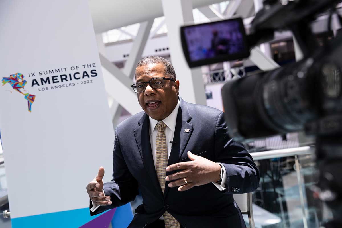 EEUU desea que Boluarte y el Congreso acuerden un adelanto electoral en Perú