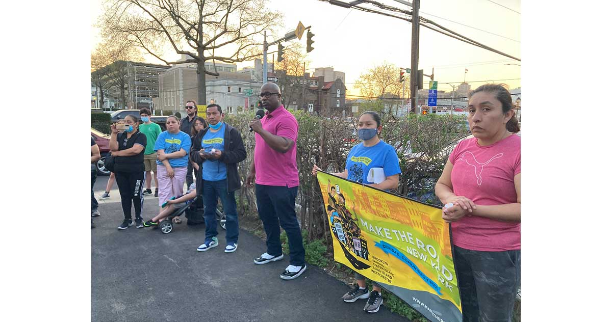 Latimer se registra para enfrentarse en las urnas a Bowman