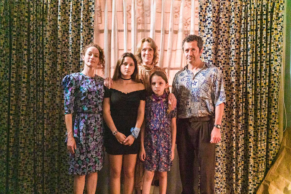 Klaudia Reynicke da una nueva mirada a la migración y a la paternidad en el filme “Reinas”