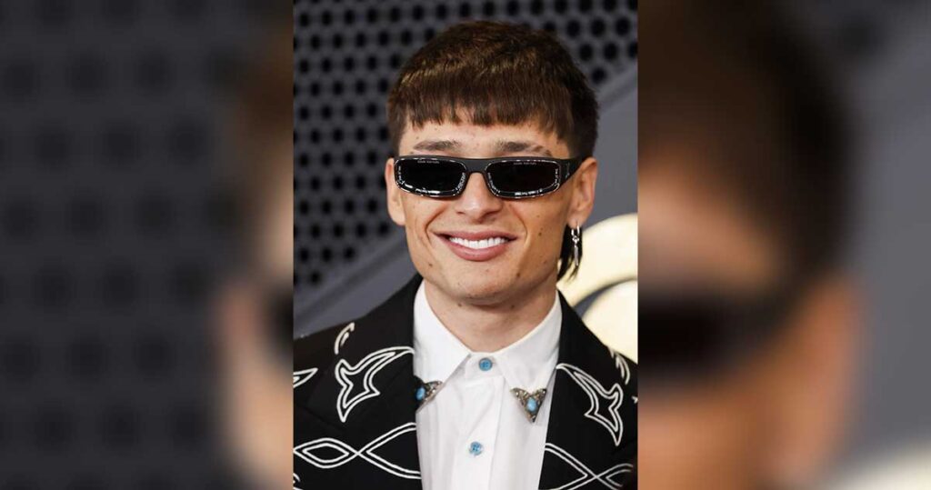 Peso Pluma en el top 10 de canciones más vendidas