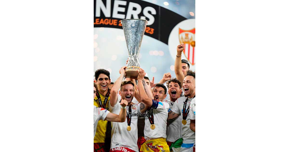 Navas jugará hasta fin de año con el Sevilla