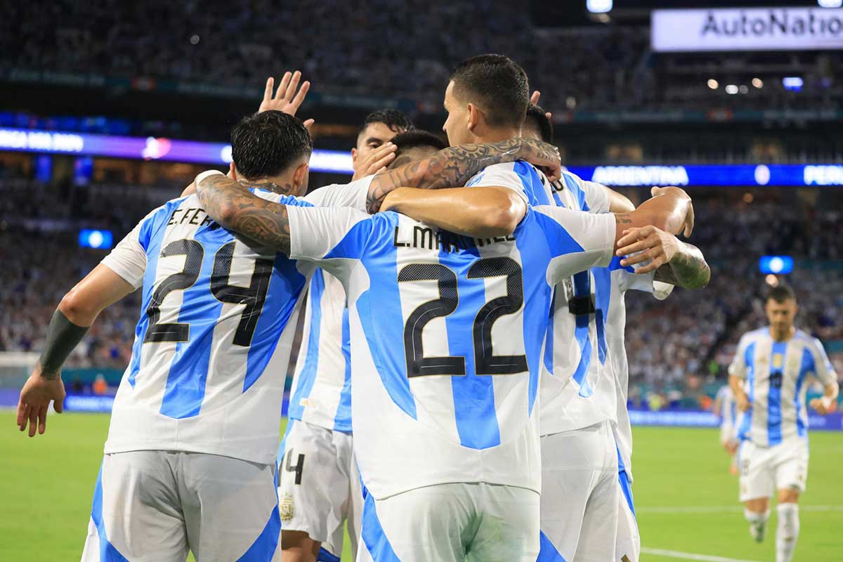 El balón para Argentina, las faltas para Perú