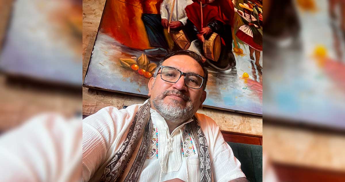 Un oso de anteojos que enseña a ver más