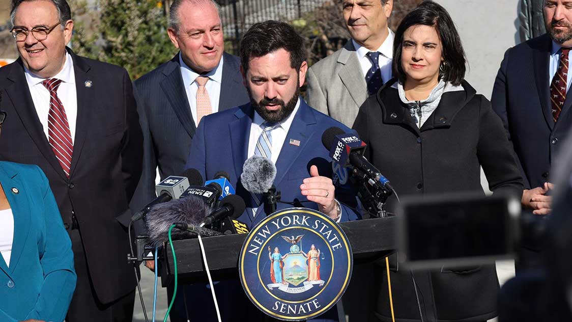 Lawler pide apoyo de Trump para detener el pago de peaje en NYC