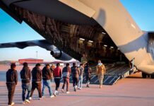 Las primeras redadas dejan 538 detenidos y cientos de deportados