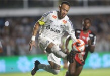 Neymar vuelve a agitar la Liga brasileña