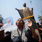 Luto por el papa Francisco desborda la Basílica de Guadalupe