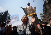 Luto por el papa Francisco desborda la Basílica de Guadalupe
