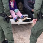 Gobierno busca eliminar protecciones a menores detenidos por migración