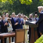 Gobierno ordena cortar financiación federal para los medios NPR y PBS
