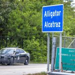 Gobierno busca construir cinco megacentros de detención para migrantes