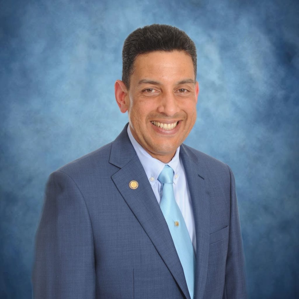 El concejal Ramon Fernández lanzó su campaña a la alcaldía de la ciudad de Peekskill. 