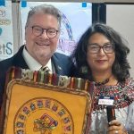 Guatemaltecos honran al senador Pete Harckham