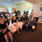 “Este accidente le borró sus sueños a mi hija” Los padres de Tannia López Morales, juntos a sus cuatro hijos sobrevivientes, durante su velatorio realizado antes de que sus restos fueran trasladados a Guatemala en donde recibió cristiana sepultura. Foto: Westchester HIspano