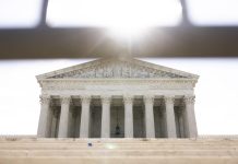 Corte autoriza revocar el TPS y amenaza a 300.000 venezolanos La Corte Suprema de los Estados Unidos. EFE