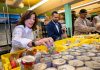 Hochul declara emergencia por recorte de ayuda alimentaria La gobernadora Kathy Hochul anuncia fondos para compra de alimentos para las familias que no recibirán SNAP por cierre del gobierno en Washington. Foto NYS