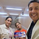 Ramón Fernández agradece el apoyo tras las elecciones El concejal Ramón Fernández, durante su jornada de campana para alcalde, con su esposa e hija. Foto Archivo