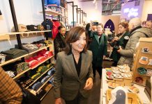 Alientan a neoyorquinos a comprar en los pequeños negocios