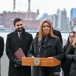 Fiscal de Nueva York frena violencia y acoso de grupo extremista