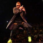 Bad Bunny festeja cumpleaños con sus seguidores