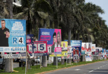 35 candidatos presidenciales de Perú: desde un exfutbolista a un médico prófugo