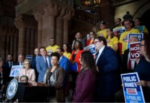 Nueva York aprueba presupuesto récord para educación y familias