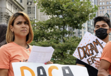 Retrasos dejan a DREAMers en NY sin trabajo y con miedo a deportación