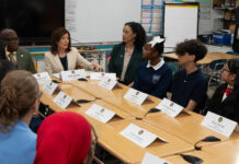 Escuelas sin celulares muestran resultados positivos en Nueva York