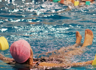 Hochul destina fondos para piscinas públicas
