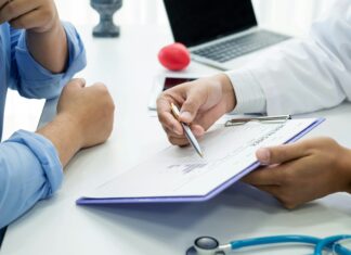 Más de 400,000 deben cambiar de plan de salud antes del 30 de agosto