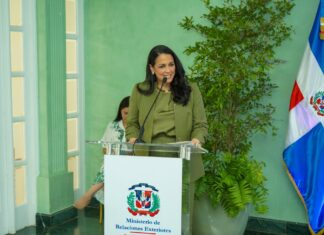 Celinés Toribio en conferencia cultural