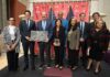 Hochul ofrece tributo a Hispanos